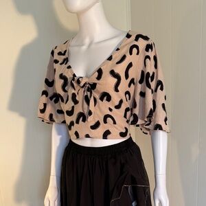 NWOT A New Day Butterfly Sleeve Crop Top, Elastic Back, Peg Bundy Summer Blouse